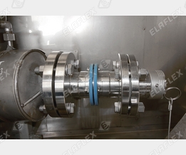 Schiffsbetankung (Bunkern) mit LNG Schiffsbetankung (Bunkern) mit LNG