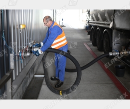Entladung Tankwagen Entladung Tankwagen