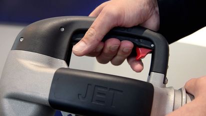 ZVF 50 und Flugzeugbetankungsschlauch mit 'Reflex' Markierung ZVF 50 und Flugzeugbetankungsschlauch mit 'Reflex' Markierung