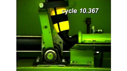 Schlauch-Knickfestigkeitstest nach API 1529 Schlauch-Knickfestigkeitstest nach API 1529